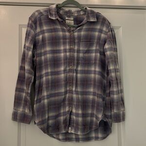 AEO Distressed Periwinkle Flannel size Medium